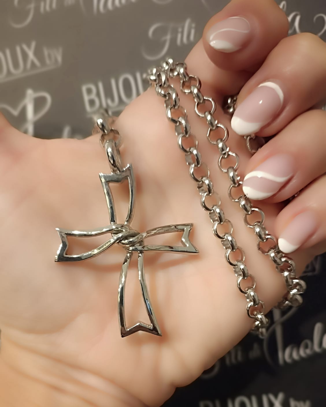 Collana Crocifisso stilizzato